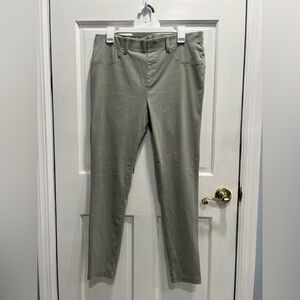 SERRA Stretch Light Gray Wash Pull On 2 Pocket Skinny Denim SZ LARGE Pre Loved